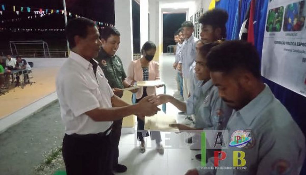 CNEFP Atribui Sertifikadu Ba Formandu IPB Hamutuk Na’in-88